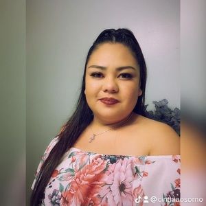 Meet your Posher, Cinthia